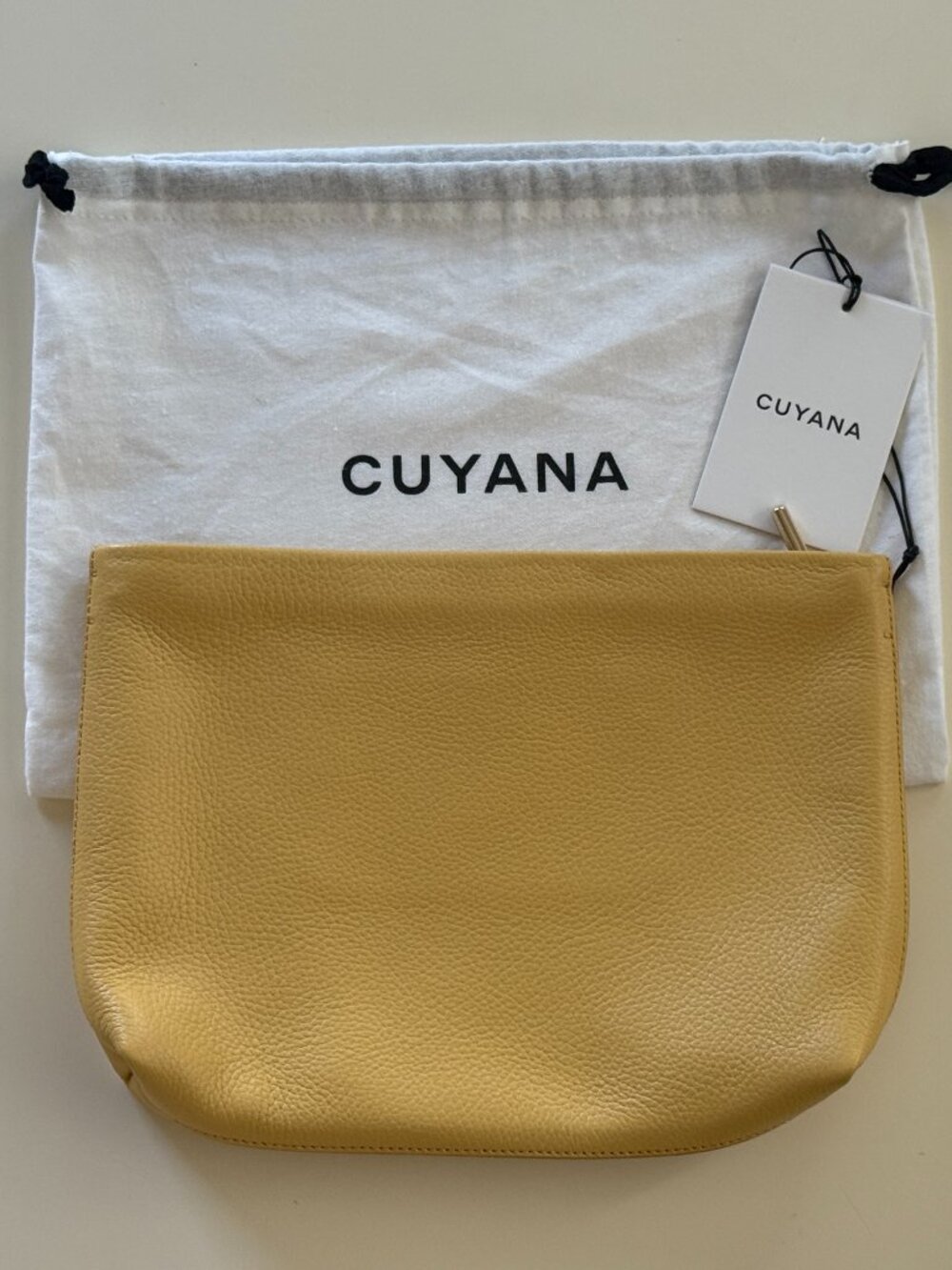 Cuyana Zipper Pouch - Picture 7 of 14